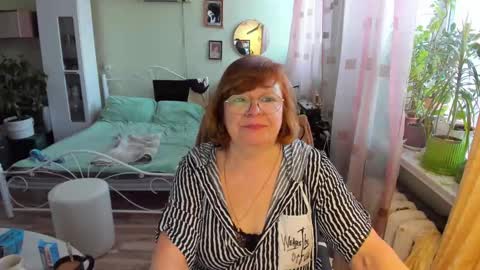 Snapshot of flowerlover8 chatting on 02-05-26, 06:51 Flowerlower online show from 02-05-26, 06:51