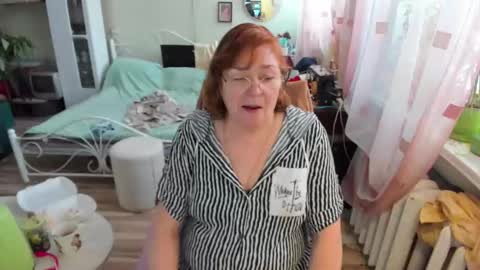 Snapshot of flowerlover8 chatting on 02-07-26, 08:29 Flowerlower online show from 02-07-26, 08:29