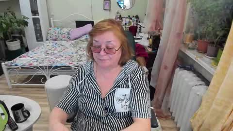 Snapshot of flowerlover8 chatting on 02-11-26, 06:02 Flowerlower online show from 02-11-26, 06:02