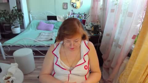 Snapshot of flowerlover8 chatting on 02-13-26, 06:42 Flowerlower online show from 02-13-26, 06:42