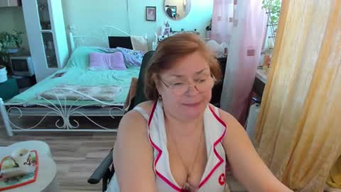 Snapshot of flowerlover8 chatting on 02-15-26, 08:02 Flowerlower online show from 02-15-26, 08:02