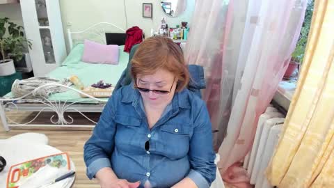 Snapshot of flowerlover8 chatting on 02-27-26, 02:17 Flowerlower online show from 02-27-26, 02:17