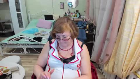 Snapshot of flowerlover8 chatting on 03-02-26, 07:32 Flowerlower online show from 03-02-26, 07:32