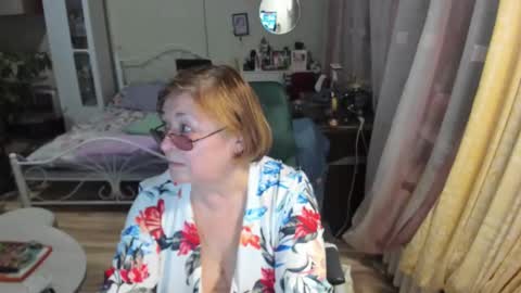 Snapshot of flowerlover8 chatting on 03-05-26, 08:05 Flowerlower online show from 03-05-26, 08:05