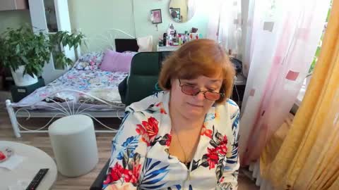 Snapshot of flowerlover8 chatting on 03-06-26, 08:11 Flowerlower online show from 03-06-26, 08:11