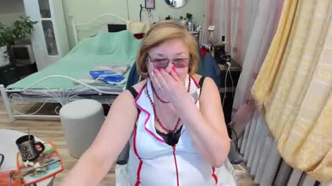 Snapshot of flowerlover8 chatting on 03-17-26, 05:38 Flowerlower online show from 03-17-26, 05:38