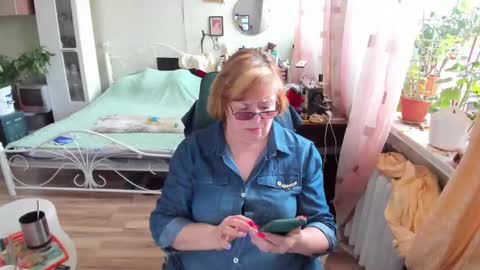 Snapshot of flowerlover8 chatting on 03-18-26, 07:11 Flowerlower online show from 03-18-26, 07:11