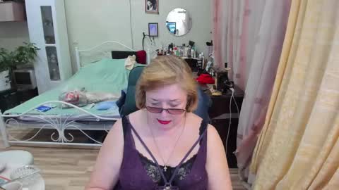 Snapshot of flowerlover8 chatting on 03-18-26, 07:28 Flowerlower online show from 03-18-26, 07:28