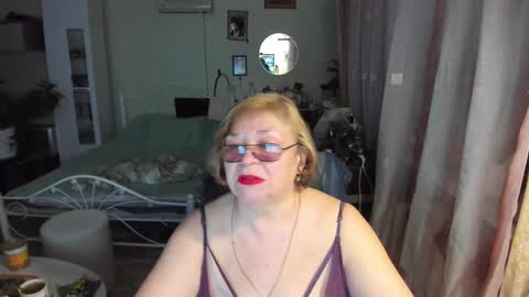 Snapshot of flowerlover8 chatting on 03-20-26, 02:38 Flowerlower online show from 03-20-26, 02:38