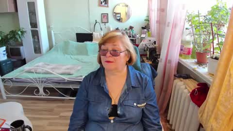 Snapshot of flowerlover8 chatting on 03-21-26, 08:19 Flowerlower online show from 03-21-26, 08:19