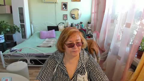 Snapshot of flowerlover8 chatting on 04-09-26, 06:41 Flowerlower online show from 04-09-26, 06:41