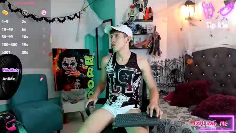 Snapshot of flowers109 chatting on 10-28-25, 10:34 flowers109 online show from 10-28-25, 10:34