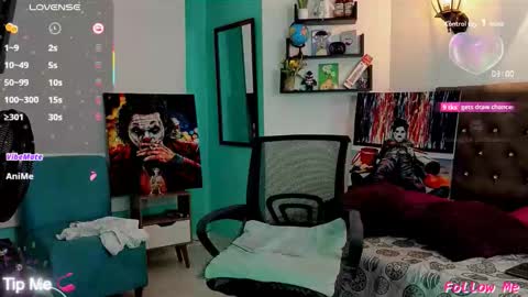 Snapshot of flowers109 chatting on 11-18-25, 11:15 flowers109 online show from 11-18-25, 11:15