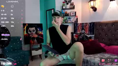 Snapshot of flowers109 chatting on 12-04-25, 11:02 flowers109 online show from 12-04-25, 11:02