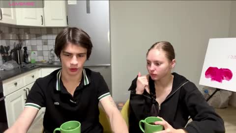 flowerscouple online show from 03-06-26, 10:06