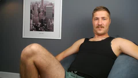 Snapshot of fluffy__cloude chatting on 10-28-25, 07:01 Fluffy online show from 10-28-25, 07:01