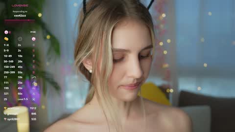 Adeline online show from 12-23-24, 11:25