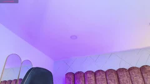  FLUFFY BUBBLE  online show from 03-09-26, 04:27