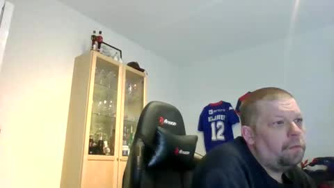 Snapshot of fluffy_espen chatting on 03-28-26, 06:24 fluffy_espen online show from 03-28-26, 06:24