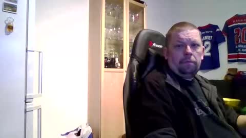 Snapshot of fluffy_espen chatting on 04-02-26, 08:01 fluffy_espen online show from 04-02-26, 08:01