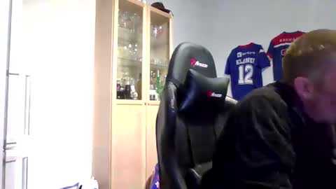 Snapshot of fluffy_espen chatting on 04-12-26, 02:00 fluffy_espen online show from 04-12-26, 02:00