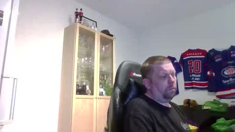 Snapshot of fluffy_espen chatting on 05-25-26, 11:27 fluffy_espen online show from 05-25-26, 11:27