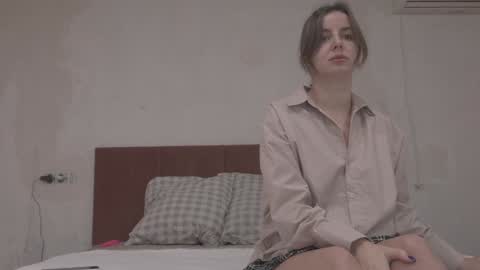 Snapshot of fluffy_hat chatting on 12-22-24, 06:06 Fluffy and Krut online show from 12-22-24, 06:06