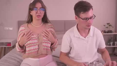 Snapshot of fluffy_hat chatting on 10-06-25, 06:05 Fluffy and Krut online show from 10-06-25, 06:05