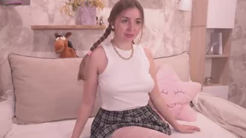 Snapshot of fluffy_hat chatting on 03-18-26, 02:31 Fluffy and Krut online show from 03-18-26, 02:31