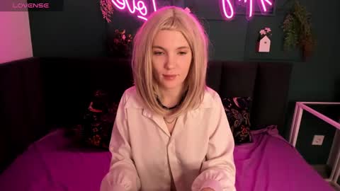 Monica online show from 03-03-25, 07:32