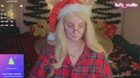 Snapshot of fluffy_muffin3 chatting on 12-22-24, 07:21 Agatha online show from 12-22-24, 07:21
