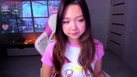 Snapshot of fluffy_rose chatting on 11-22-25, 12:53 Rose online show from 11-22-25, 12:53