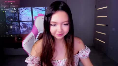 Snapshot of fluffy_rose chatting on 12-01-25, 12:26 Rose online show from 12-01-25, 12:26