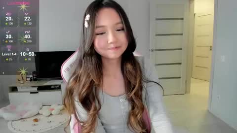 Snapshot of fluffy_rose chatting on 05-16-26, 10:36 Rose online show from 05-16-26, 10:36