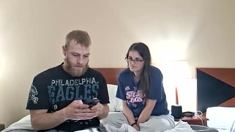 flyeaglesfly2009 online show from 02-07-26, 02:15