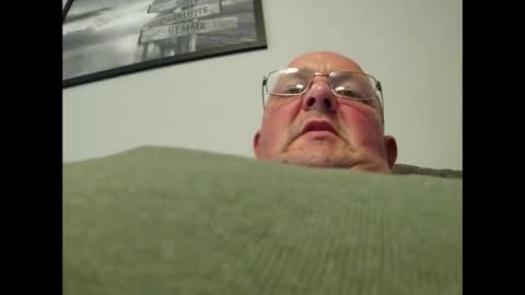 Snapshot of focusfuker chatting on 09-17-25, 01:13 focusfuker online show from 09-17-25, 01:13