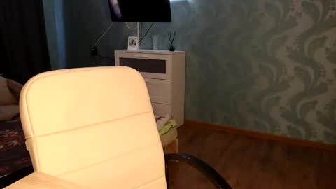 Molli  Ready for any play with you. Hottest show in pvt  Help a student earn big tokens  online show from 03-24-26, 03:17