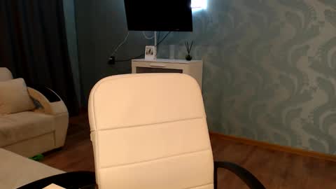 Molli  Ready for any play with you. Hottest show in pvt  Help a student earn big tokens  online show from 03-25-26, 09:54