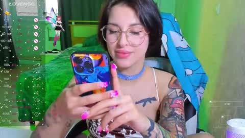 Snapshot of folinskaayaa chatting on 10-16-25, 05:30 folinskaayaa online show from 10-16-25, 05:30