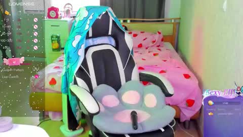 Snapshot of folinskaayaa chatting on 12-16-25, 05:56 folinskaayaa online show from 12-16-25, 05:56