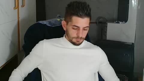 independent model online show from 11-07-25, 06:19