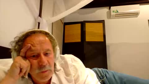 Snapshot of foolforyoubabe chatting on 05-16-26, 06:28 cum together online show from 05-16-26, 06:28