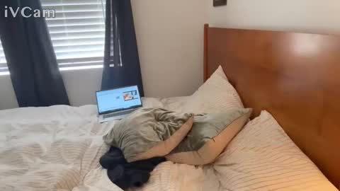 Snapshot of footballtoyjock chatting on 02-13-26, 06:37 footballtoyjock online show from 02-13-26, 06:37