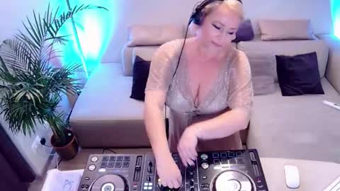 Forbidden Kitty online show from 11-05-25, 09:26