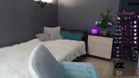 Julia online show from 09-10-25, 12:49