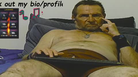 Snapshot of forexxxx_man chatting on 04-26-26, 10:35 doc online show from 04-26-26, 10:35