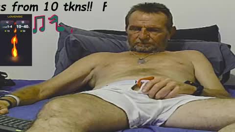 Snapshot of forexxxx_man chatting on 04-29-26, 09:57 doc online show from 04-29-26, 09:57