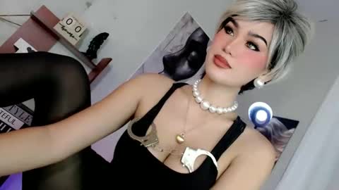 KHATRINA STACIE MARIE online show from 02-13-26, 04:52