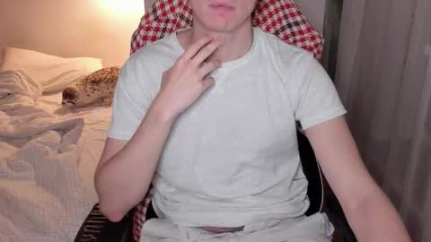 Snapshot of forrest_grump chatting on 11-08-25, 04:23 Dean online show from 11-08-25, 04:23