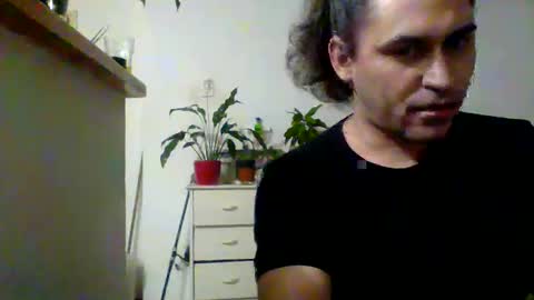 Leo online show from 05-24-26, 01:32